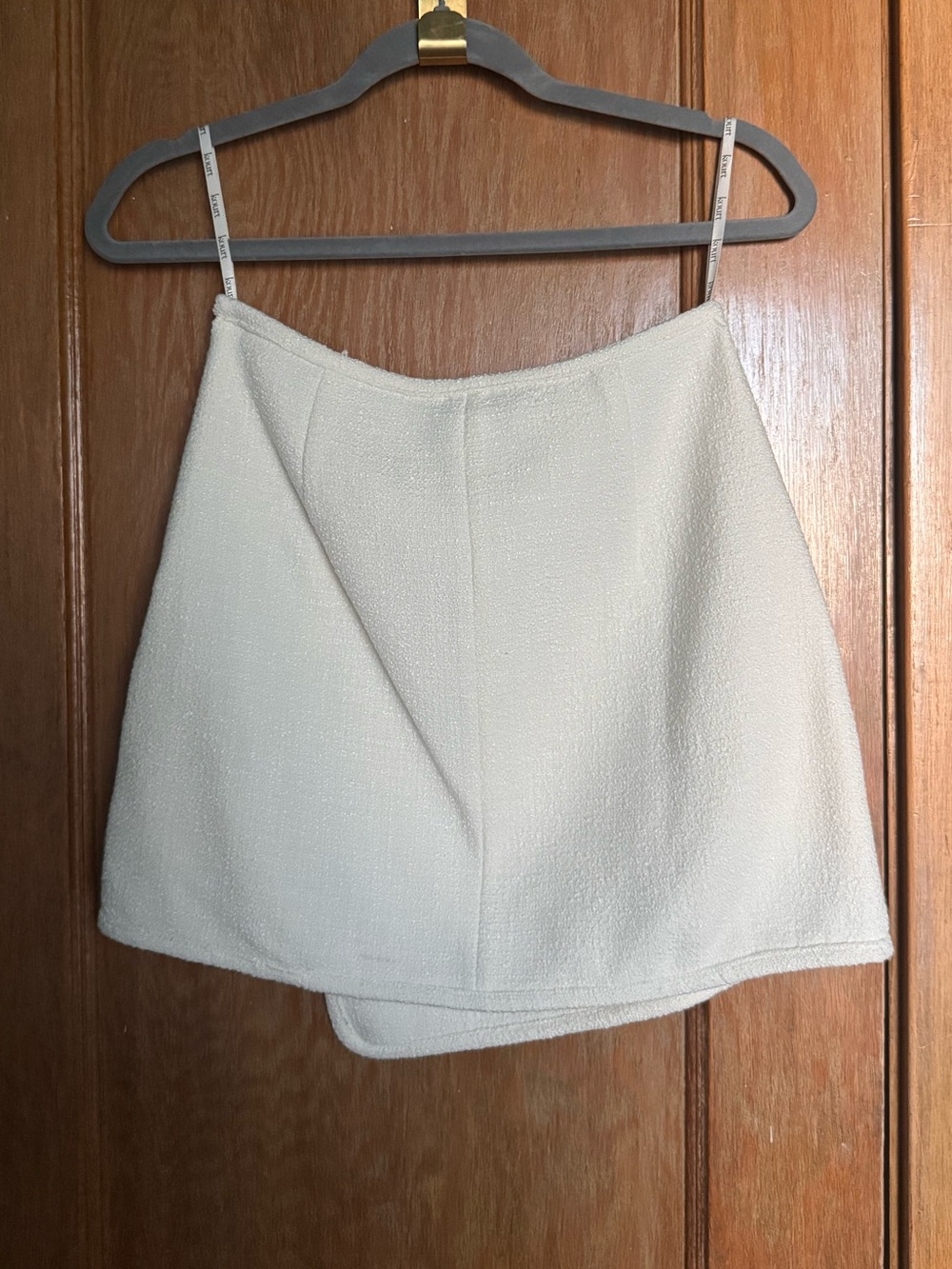 White tweed skirt suit set - Picture 12 of 16